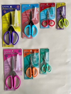 Set of 7 scissors
